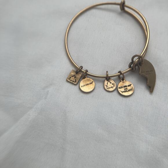 Alex And Ani Best half heart Charm Bracelet brass/gold color - Picture 4 of 6